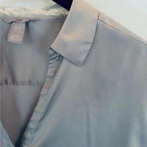 H&M Softest Light Green V Neck Button Down Satiny Luxe Blouse Career Top XXL 2X